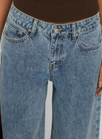 Shima Low Rise Straight Leg Jeans Light Wash